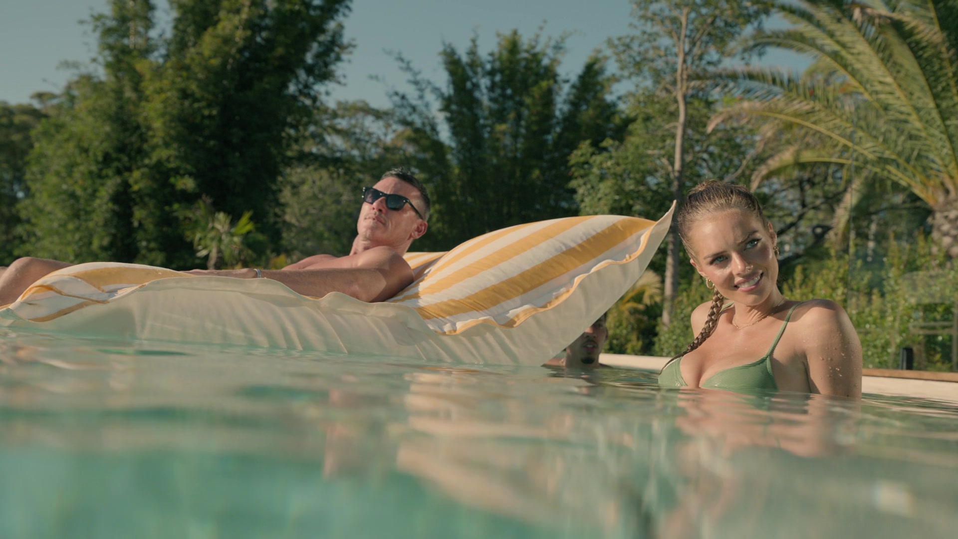 samaraweavingcom_nineperfectstrangers_198.jpg samaraweavingcom_nineperfectstrangers_198.jpg