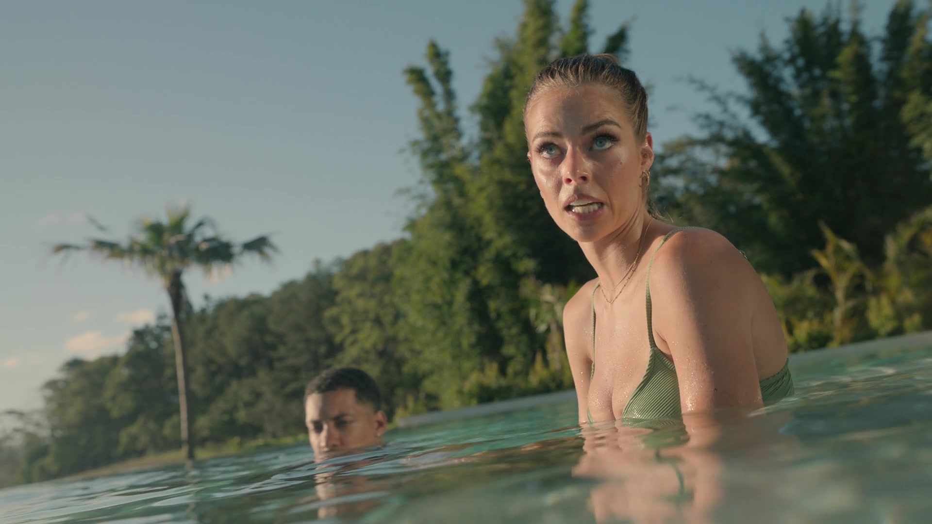 samaraweavingcom_nineperfectstrangers_220.jpg samaraweavingcom_nineperfectstrangers_220.jpg