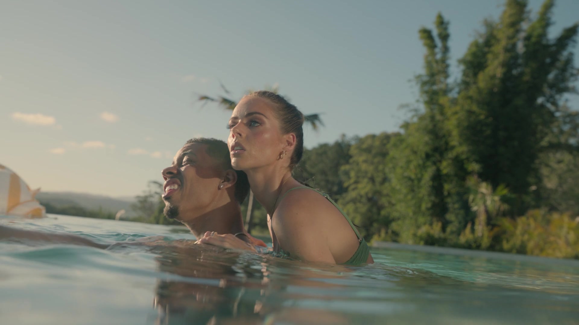 samaraweavingcom_nineperfectstrangers_225.jpg samaraweavingcom_nineperfectstrangers_225.jpg