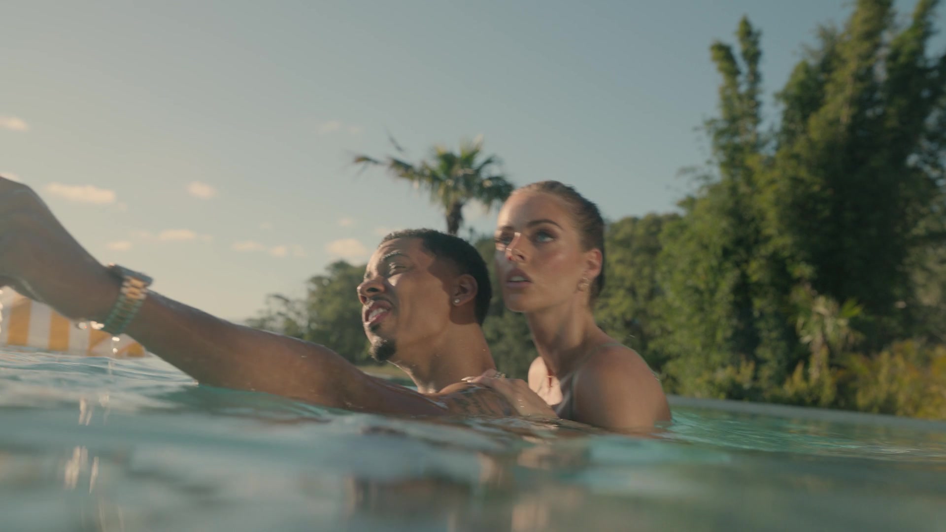 samaraweavingcom_nineperfectstrangers_226.jpg samaraweavingcom_nineperfectstrangers_226.jpg