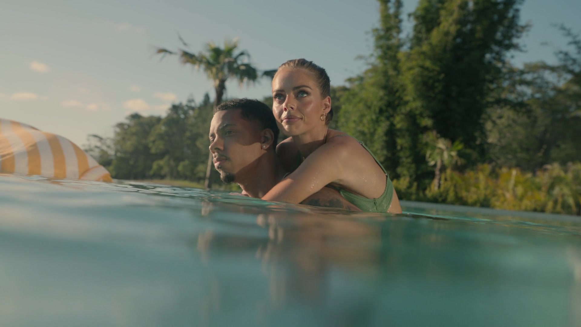 samaraweavingcom_nineperfectstrangers_230.jpg samaraweavingcom_nineperfectstrangers_230.jpg