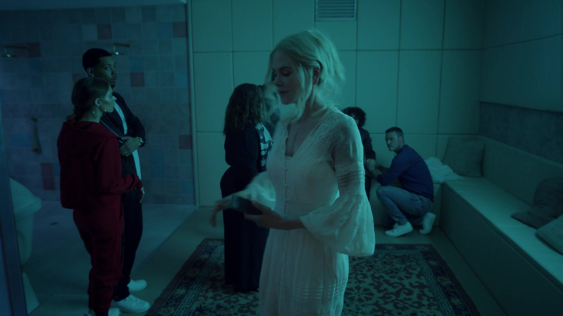 samaraweavingcom_nineperfectstrangers_082.jpg samaraweavingcom_nineperfectstrangers_082.jpg