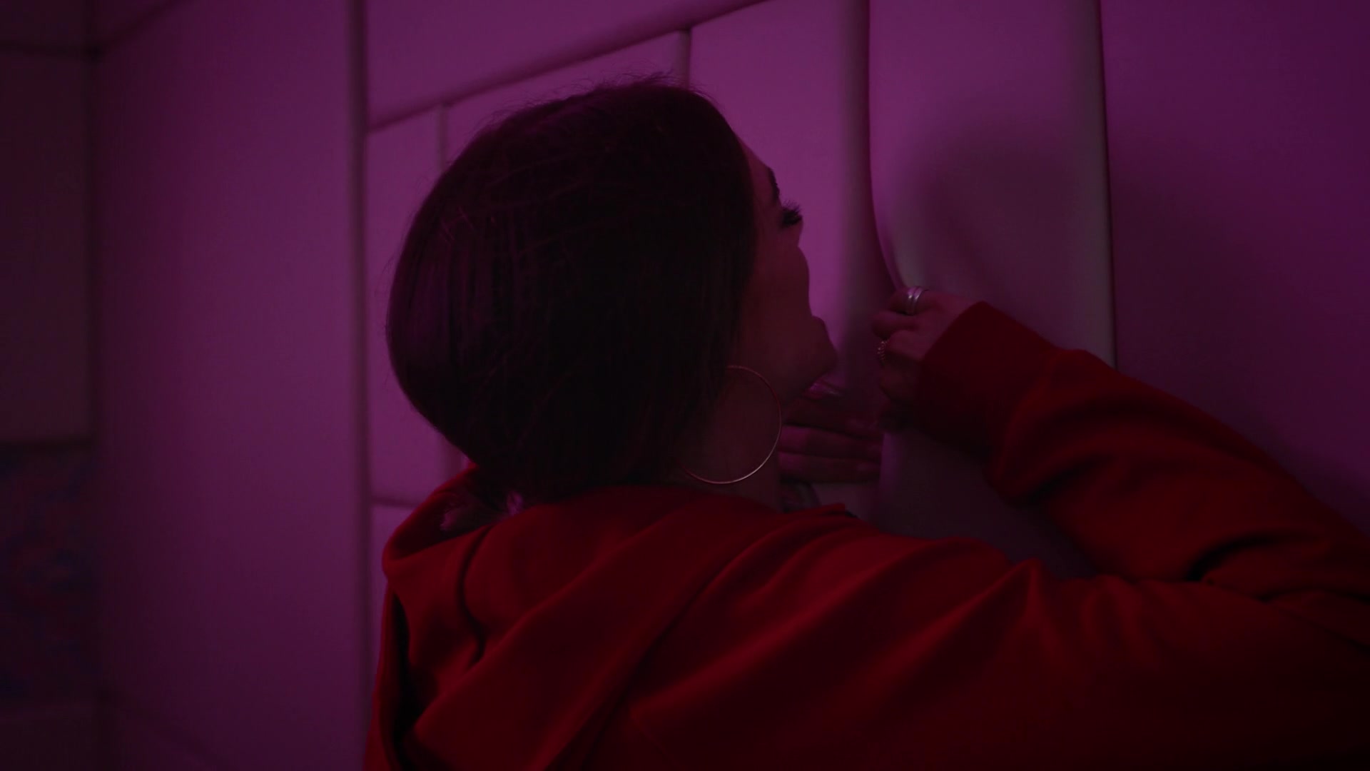 samaraweavingcom_nineperfectstrangers_097.jpg samaraweavingcom_nineperfectstrangers_097.jpg