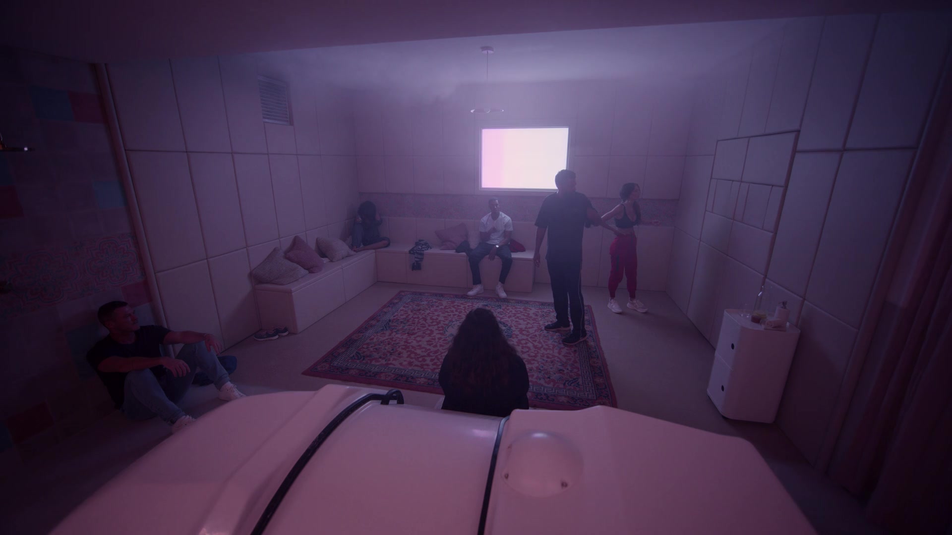 samaraweavingcom_nineperfectstrangers_108.jpg samaraweavingcom_nineperfectstrangers_108.jpg