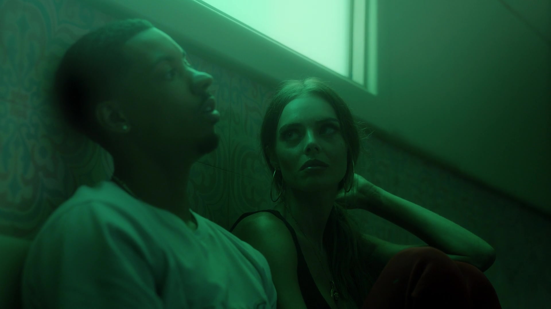 samaraweavingcom_nineperfectstrangers_152.jpg samaraweavingcom_nineperfectstrangers_152.jpg