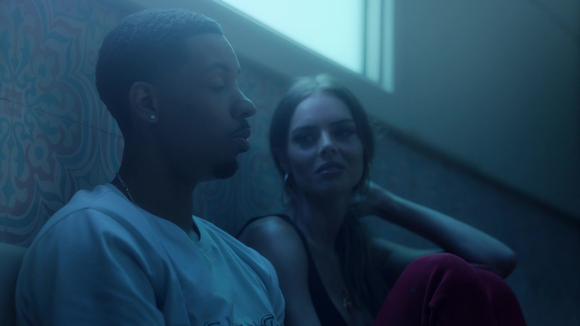 samaraweavingcom_nineperfectstrangers_160.jpg samaraweavingcom_nineperfectstrangers_160.jpg