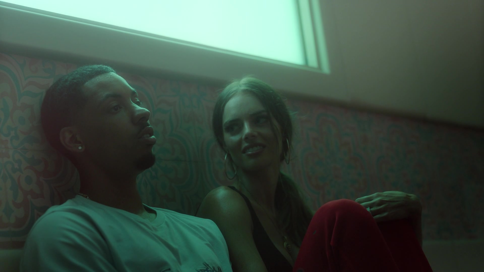 samaraweavingcom_nineperfectstrangers_167.jpg samaraweavingcom_nineperfectstrangers_167.jpg