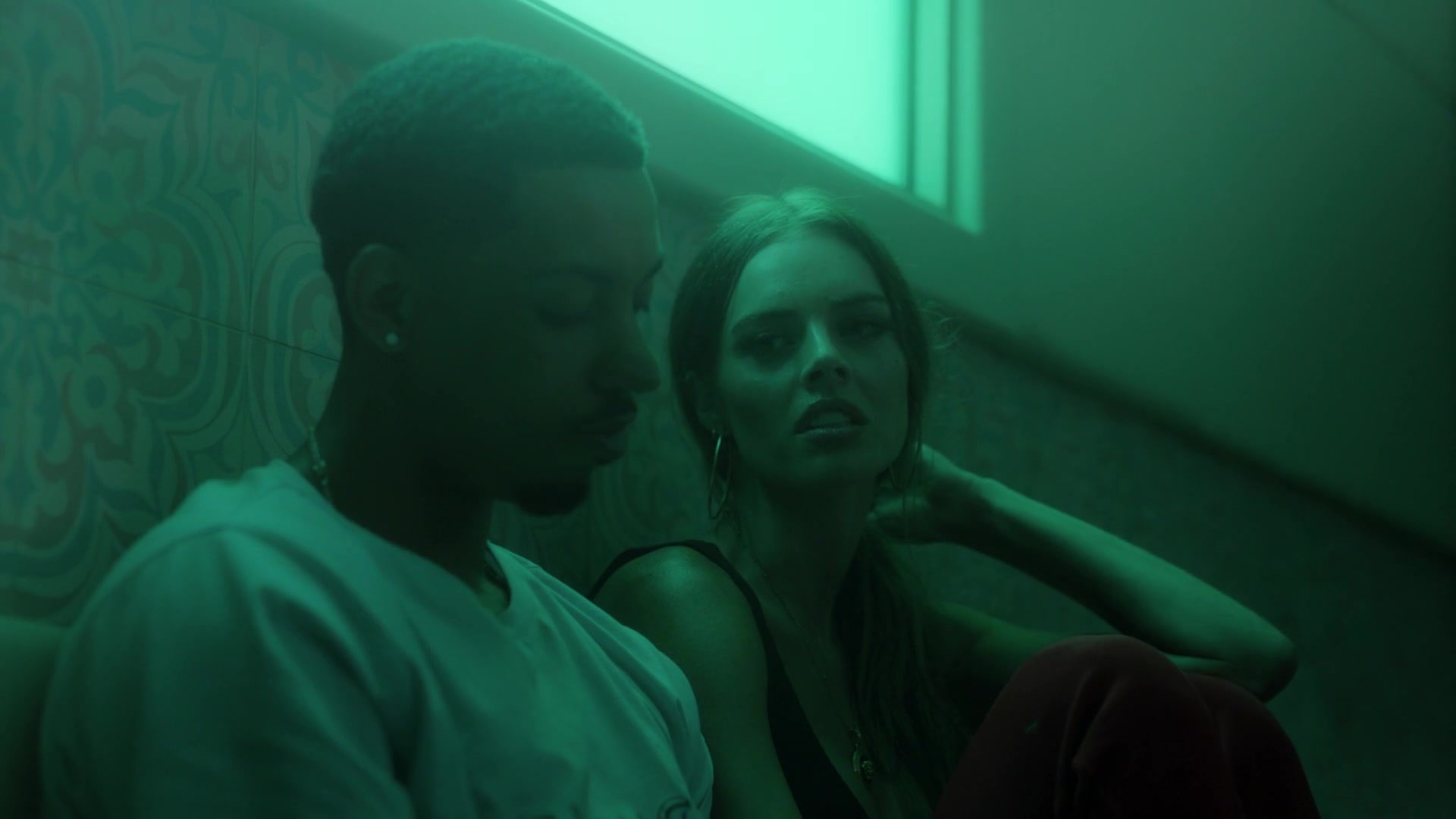 samaraweavingcom_nineperfectstrangers_174.jpg samaraweavingcom_nineperfectstrangers_174.jpg