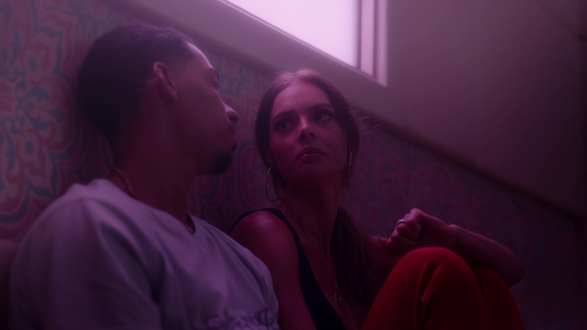 samaraweavingcom_nineperfectstrangers_188.jpg samaraweavingcom_nineperfectstrangers_188.jpg