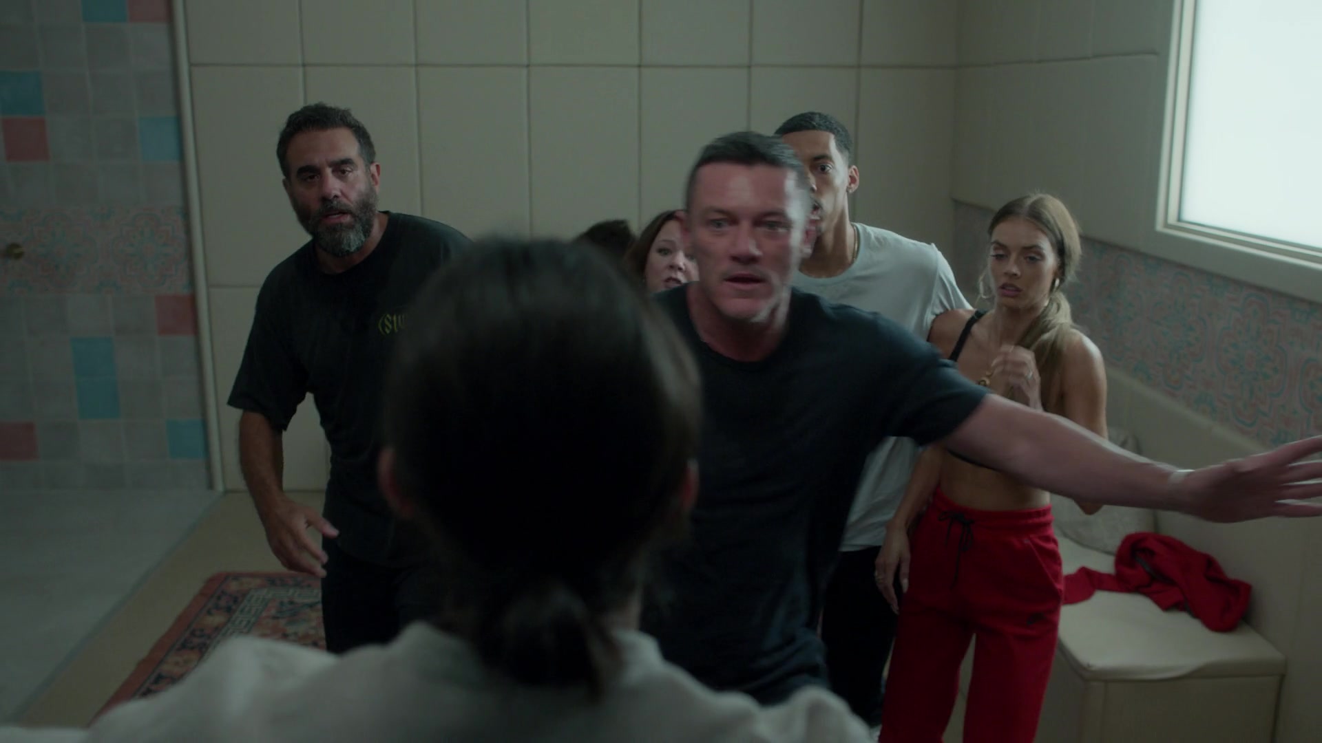 samaraweavingcom_nineperfectstrangers_195.jpg samaraweavingcom_nineperfectstrangers_195.jpg