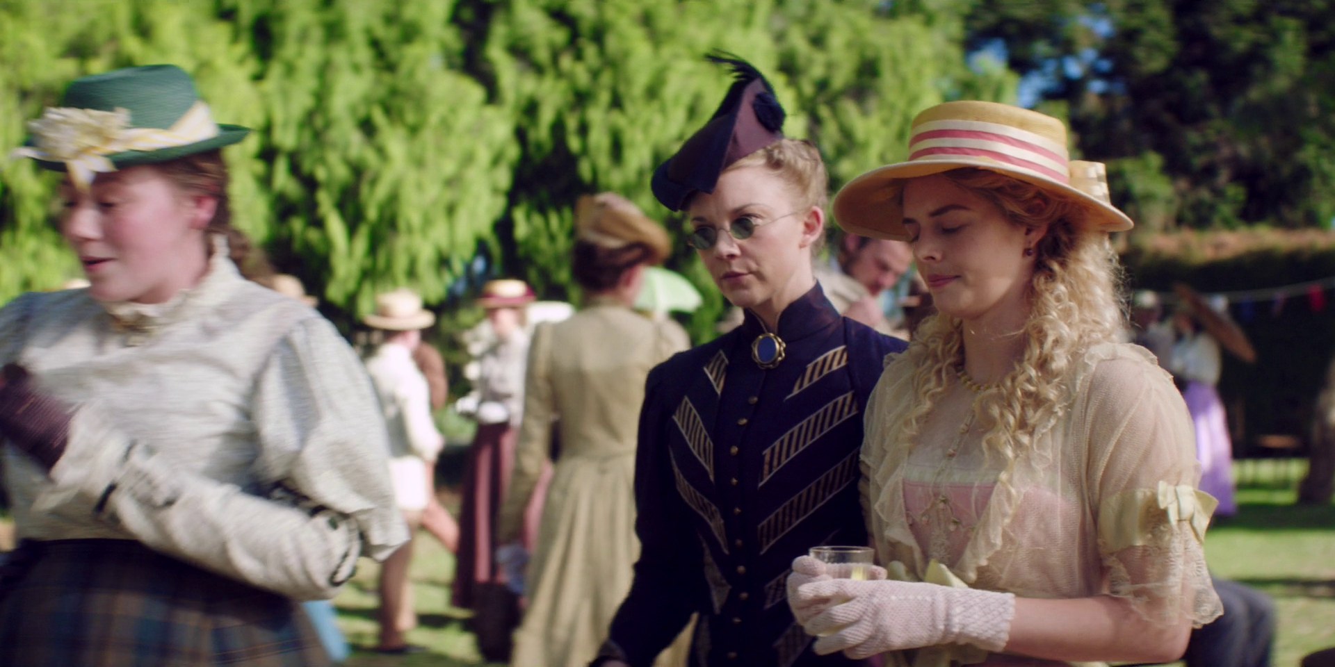 samaraweaving_picnicathangingrock_0124.jpg samaraweaving_picnicathangingrock_0124.jpg