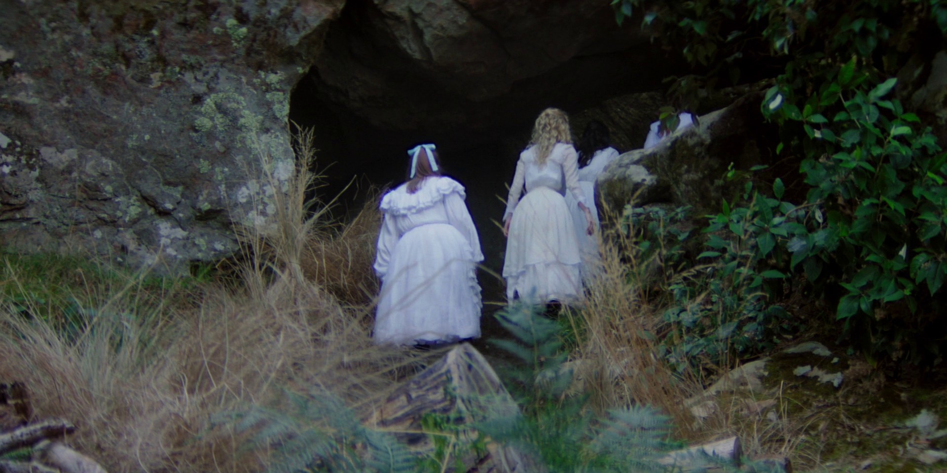 samaraweaving_picnicathangingrock_0474.jpg samaraweaving_picnicathangingrock_0474.jpg