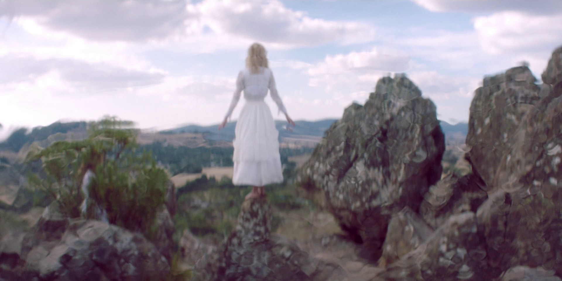 samaraweaving_picnicathangingrock_0816.jpg samaraweaving_picnicathangingrock_0816.jpg