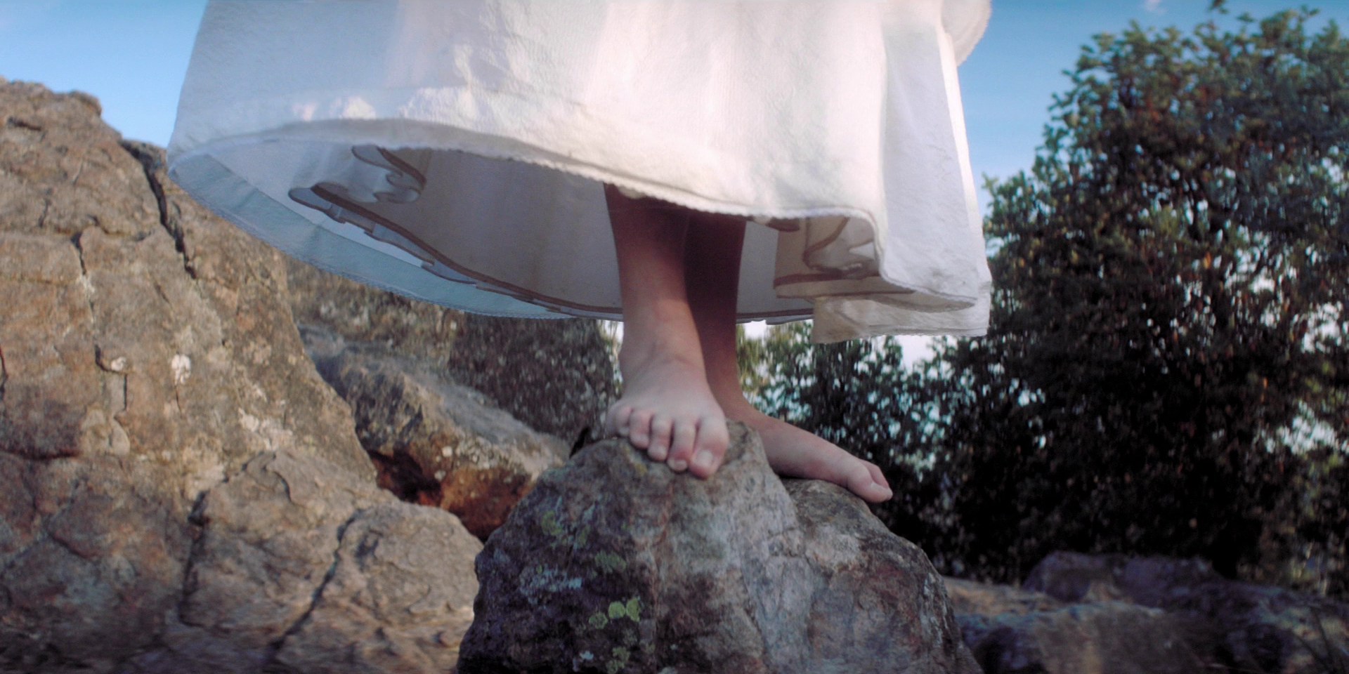 samaraweaving_picnicathangingrock_0819.jpg samaraweaving_picnicathangingrock_0819.jpg