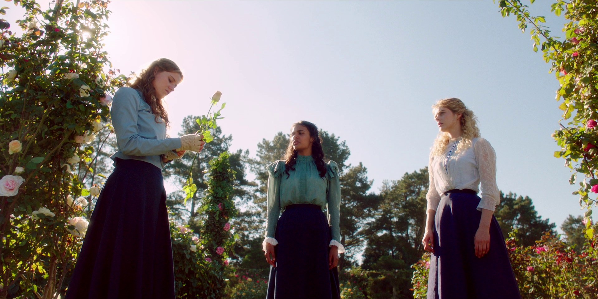 samaraweaving_picnicathangingrock_0213.jpg samaraweaving_picnicathangingrock_0213.jpg