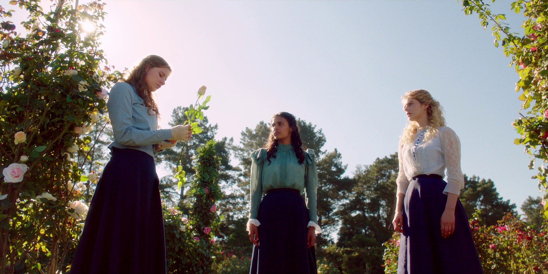 samaraweaving_picnicathangingrock_0214.jpg samaraweaving_picnicathangingrock_0214.jpg