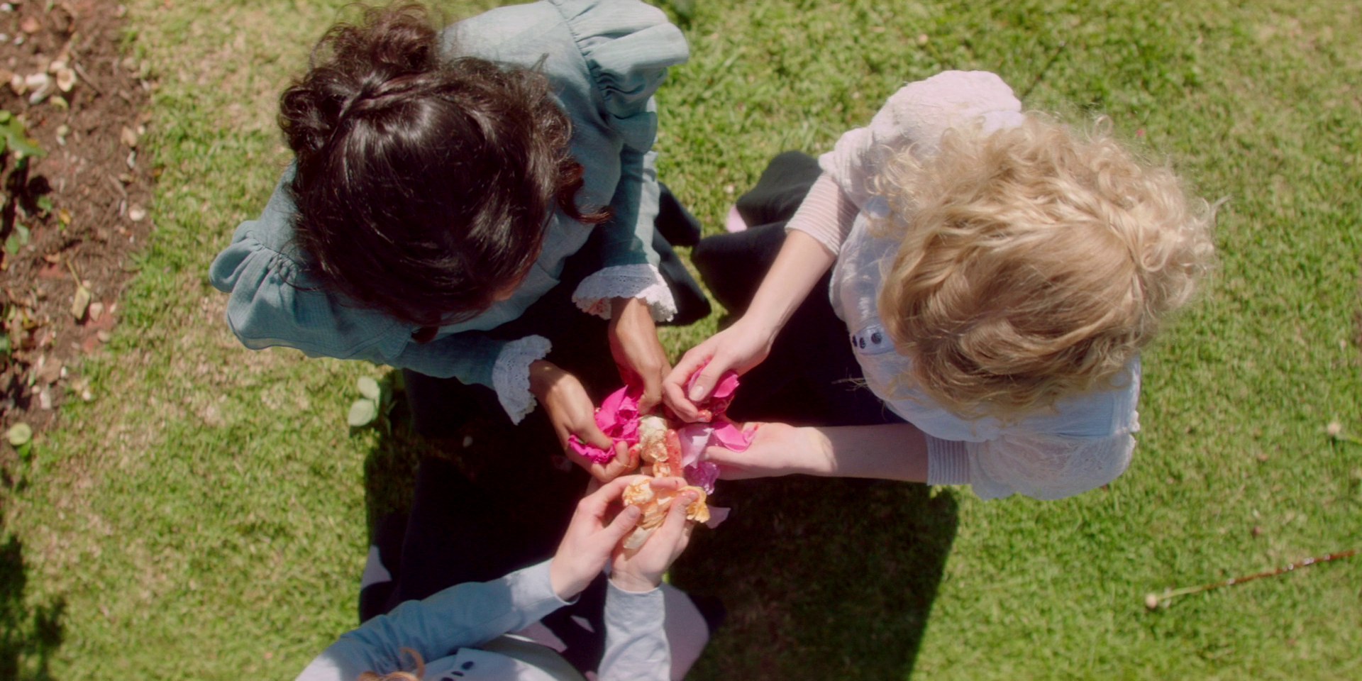 samaraweaving_picnicathangingrock_0233.jpg samaraweaving_picnicathangingrock_0233.jpg